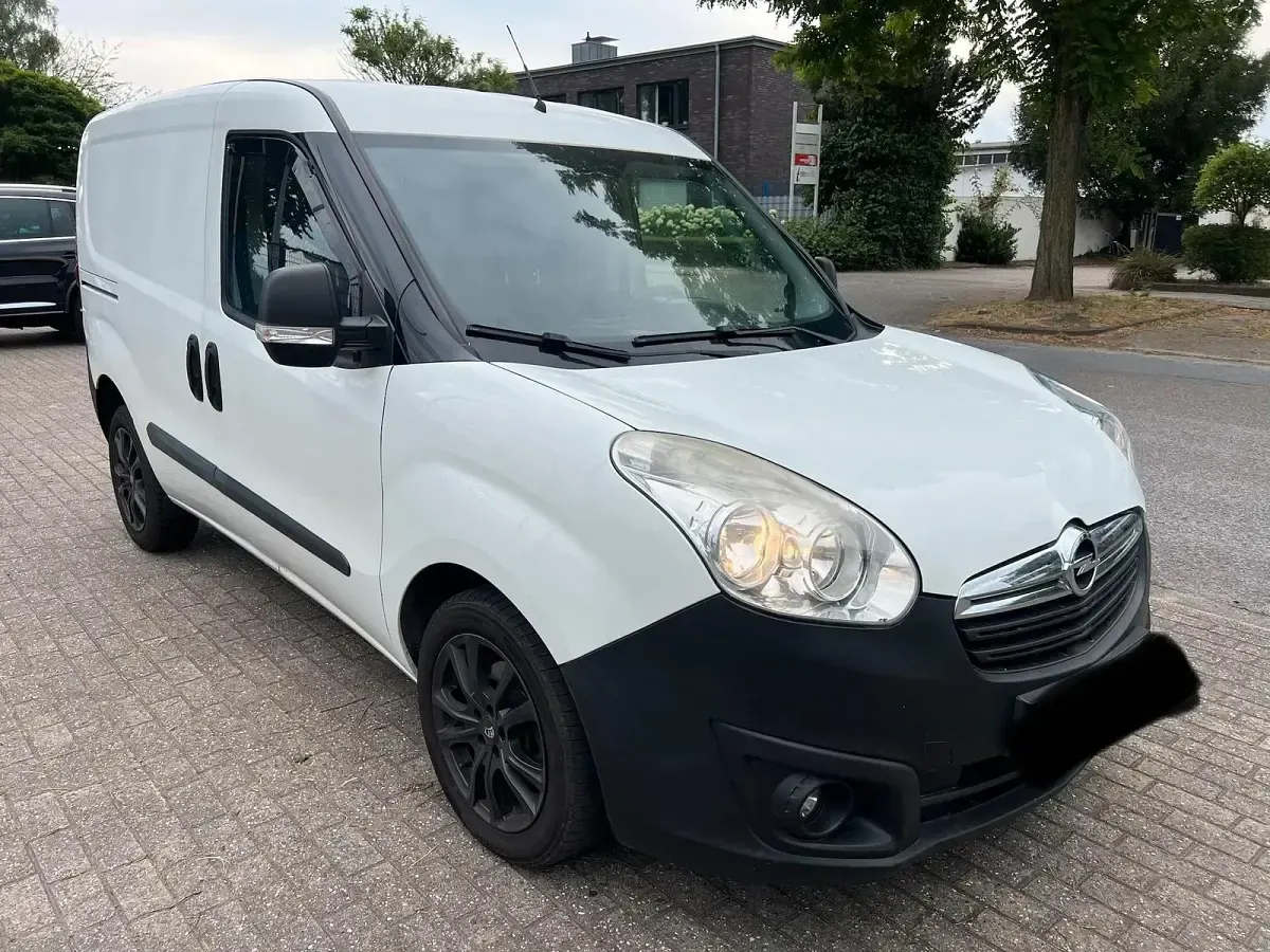 Gebraucht Opel Combo 102 PS (75 kW) 2017 Weiß Van / Kleinbus