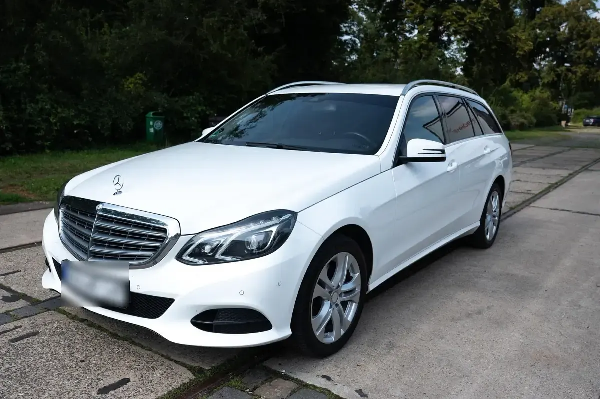 Gebraucht Mercedes E250 204 PS (150 kW) 2015 Weiß Kombi