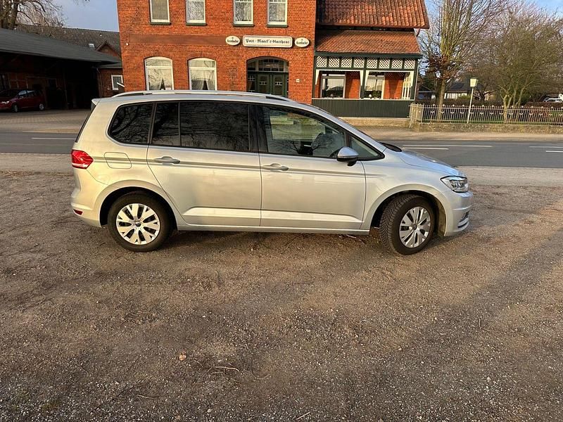 Gebraucht VW Touran 150 PS (110 kW) 2016 Silber Van / Kleinbus