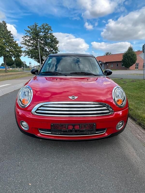 Rot Gebraucht 2009 Mini Clubman Kombi | 4.100 € (Fairer Preis) - Bild 1/4