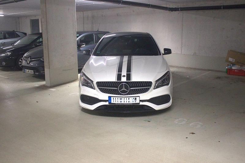 Weiß Gebraucht 2018 Mercedes CLA200 Shooting Brake Edition Kombi | 22.700 € (Fairer Preis) - Bild 1/4