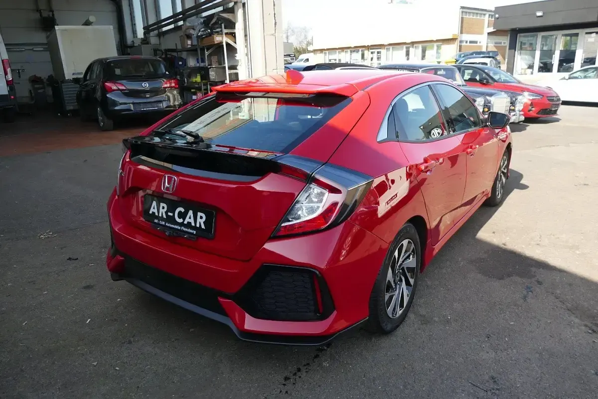 Gebraucht Honda Civic Comfort 129 PS (94 kW) 2017 Rot Limousine