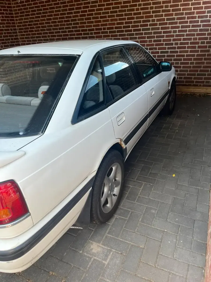 Gebraucht Mazda 626 115 PS (84 kW) 1991 Weiß Limousine