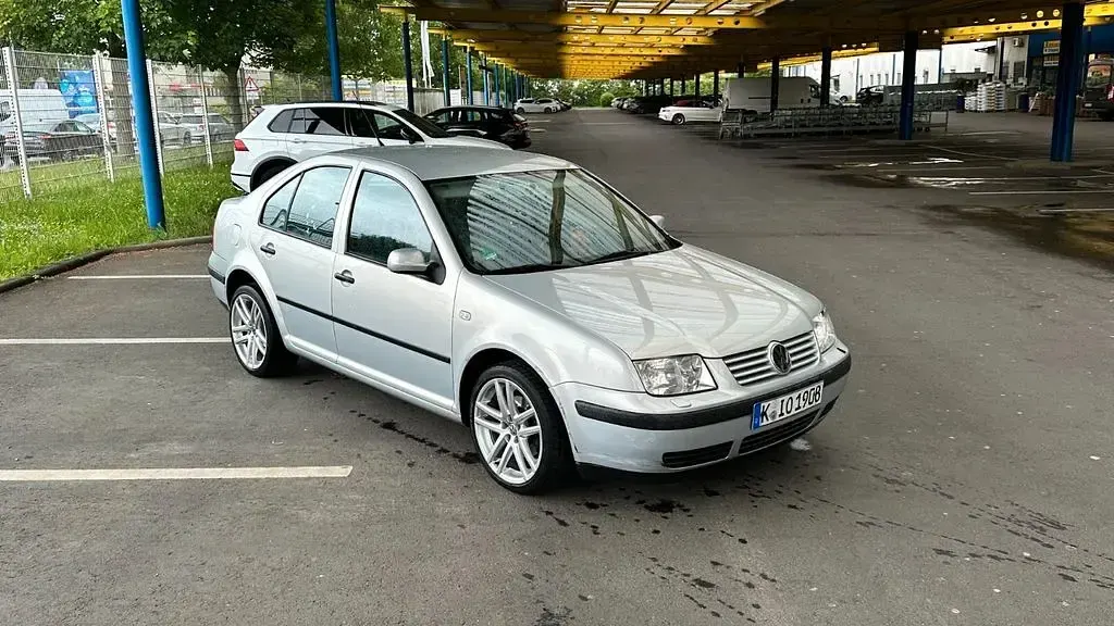 Gebraucht VW Bora Edition 101 PS (74 kW) 1999 Silber Limousine