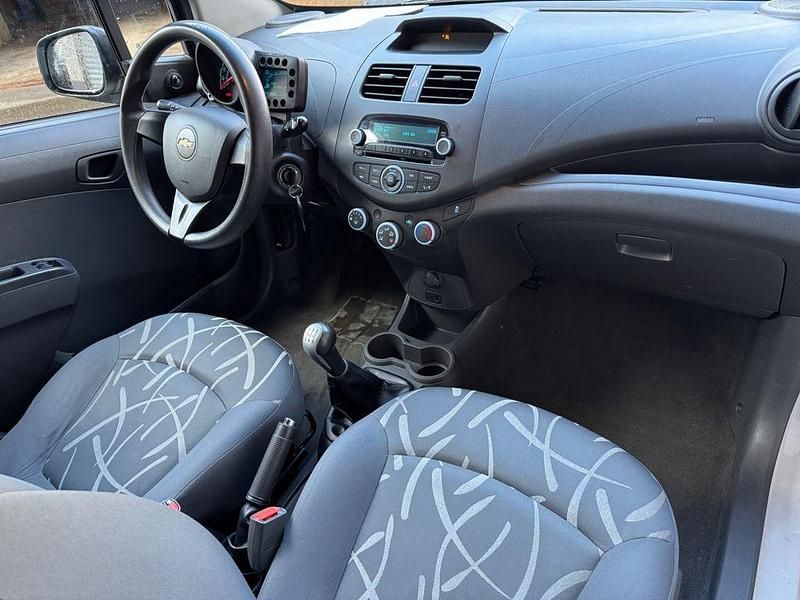 Gebraucht Chevrolet Spark LS 68 PS (50 kW) 2013 Weiß Kleinwagen