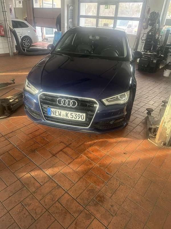 Gebraucht Audi A3 Ambiente 179 PS (131 kW) 2014 Blau Kleinwagen