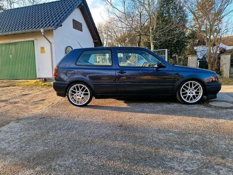 Brugt VW Golf III 90 HK (66 kW) 1996 Lilla Hatchback