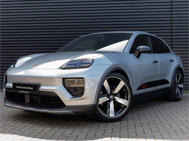 Dolomitsilbermetallic Gebraucht 2024 Porsche Macan SUV | 84.900 € (Fairer Preis) - Bild 1/4