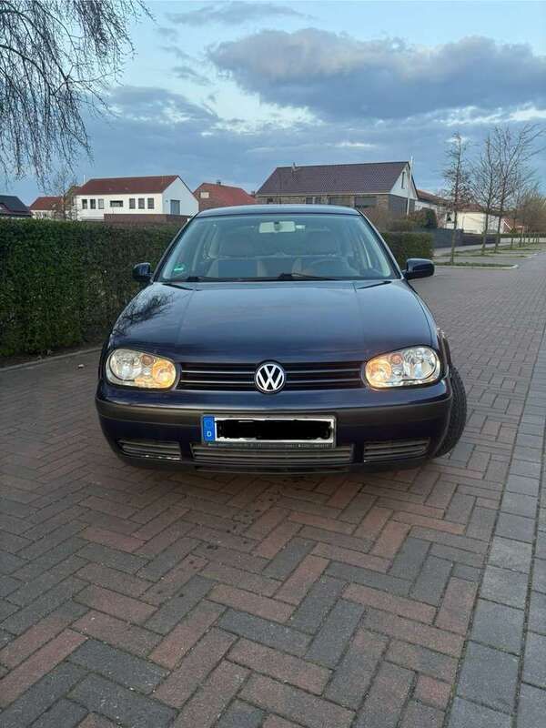 Blau Gebraucht 2000 VW Golf IV Edition Limousine | 1.590 € (Fairer Preis) - Bild 1/4