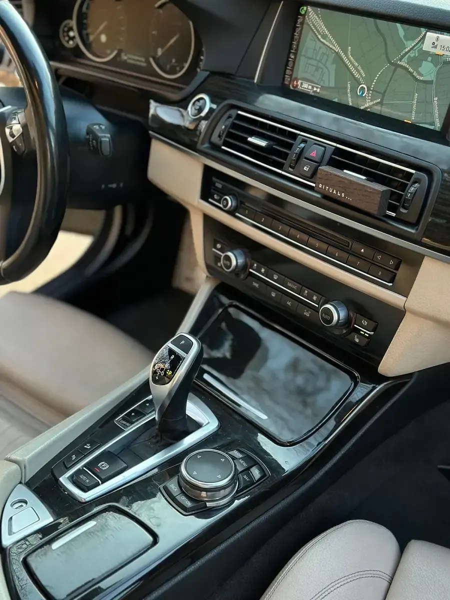 Gebraucht BMW 525 218 PS (160 kW) 2015 Grau Kombi