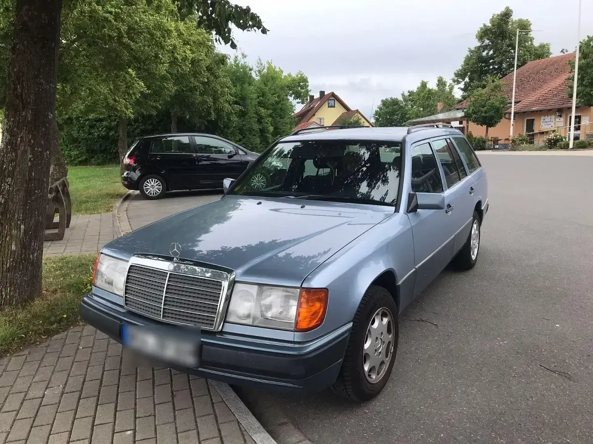 Gebraucht Mercedes 250 90 PS (66 kW) 1992 Blau Kombi