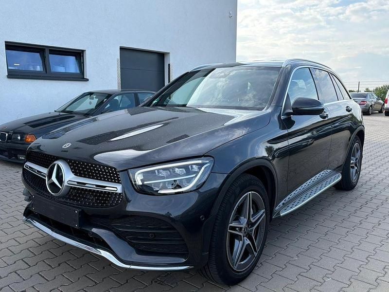 Grau Gebraucht 2022 Mercedes 200 AMG SUV | 40.199 € (Teuer) - Bild 1/4