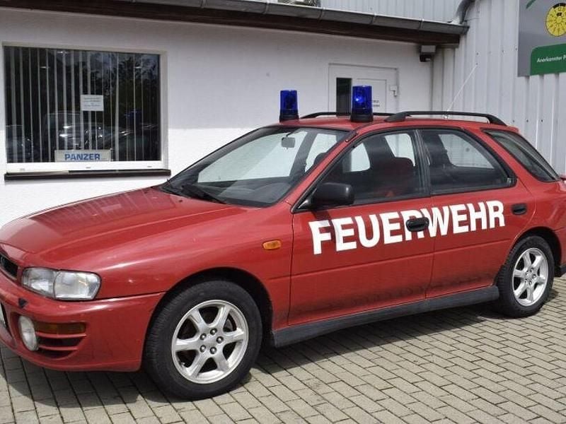 Rot Gebraucht 1997 Subaru Impreza Limousine | 3.500 € - Bild 1/4
