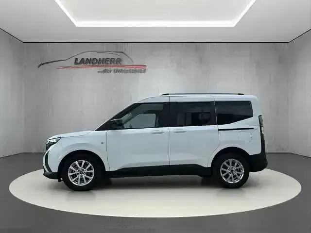 Gebraucht Ford Tourneo Courier Titanium 125 PS (91 kW) 2025 Weiß Van / Kleinbus