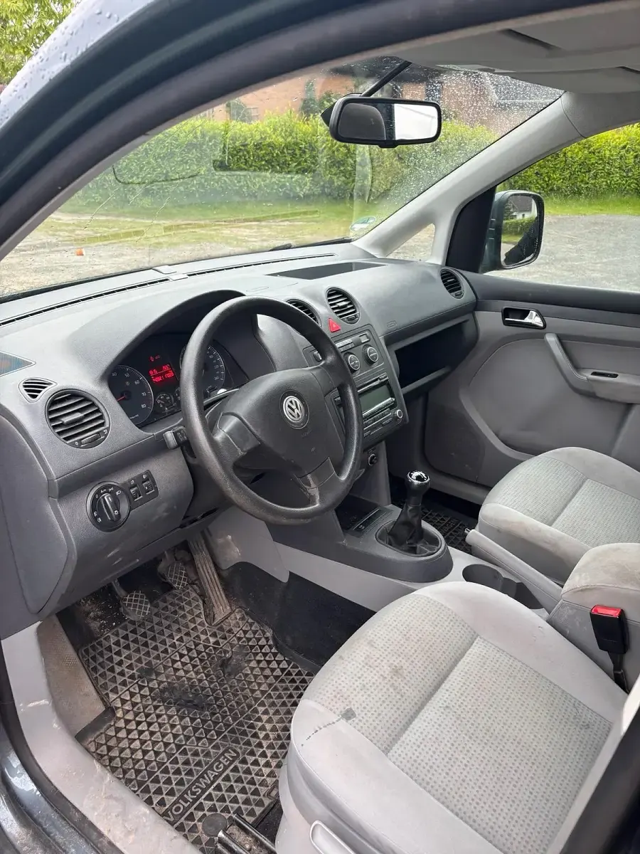 Gebraucht VW Caddy 80 PS (58 kW) 2009 Silber Van / Kleinbus