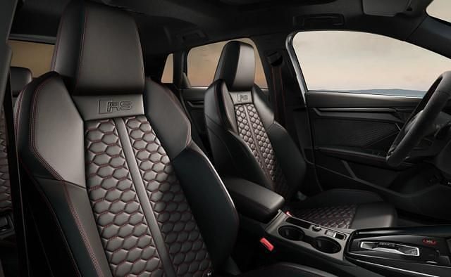 Neu Audi RS3 Ambiente 400 PS (294 kW) 2026 Kemoragrau metallic kemoragrau metallic Limousine