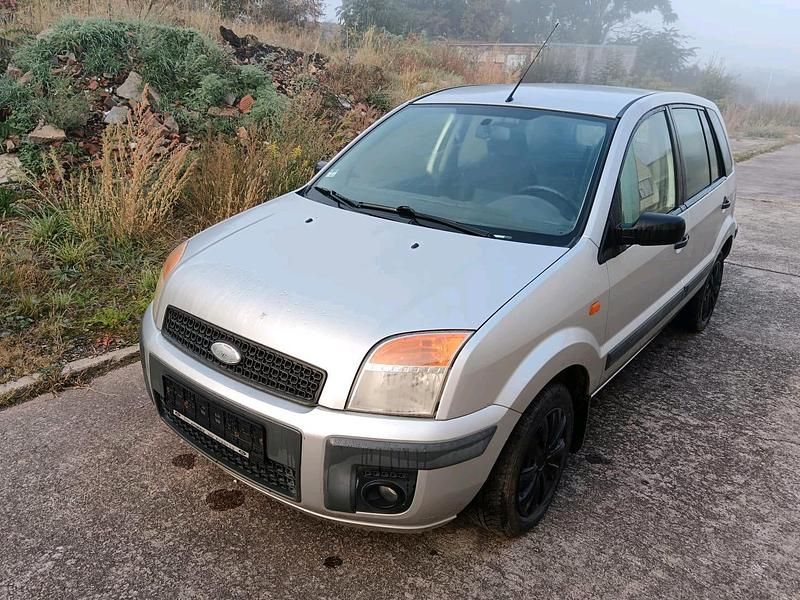 Grau Gebraucht 2006 Ford Fusion Kombi | 1.599 € (Guter Preis) - Bild 1/4