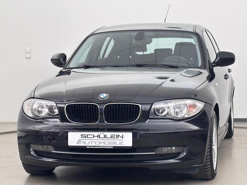 Gebraucht BMW 118 Advantage 143 PS (105 kW) 2011 Black sapphire metallic Kleinwagen