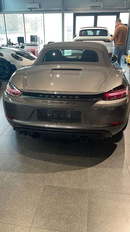Grau Gebraucht 2023 Porsche Boxster GTS Cabrio | 92.982 € (Fairer Preis) - Bild 1/4