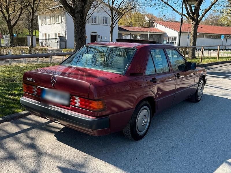 Gebraucht Mercedes 190 75 PS (55 kW) 1991 Rot Limousine