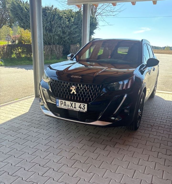 Schwarz Gebraucht 2021 Peugeot 2008 GT SUV | 19.250 € (Guter Preis) - Bild 1/4