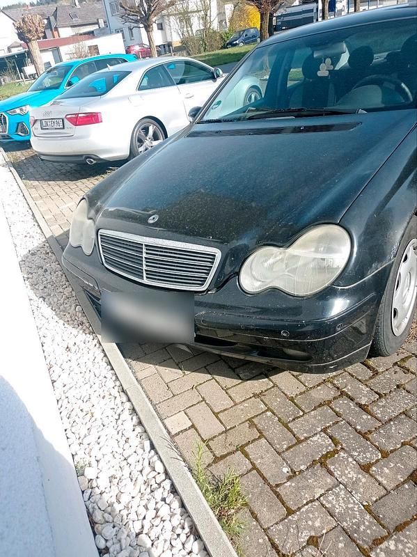 Gebraucht Mercedes C220 143 PS (105 kW) 2002 Schwarz Limousine