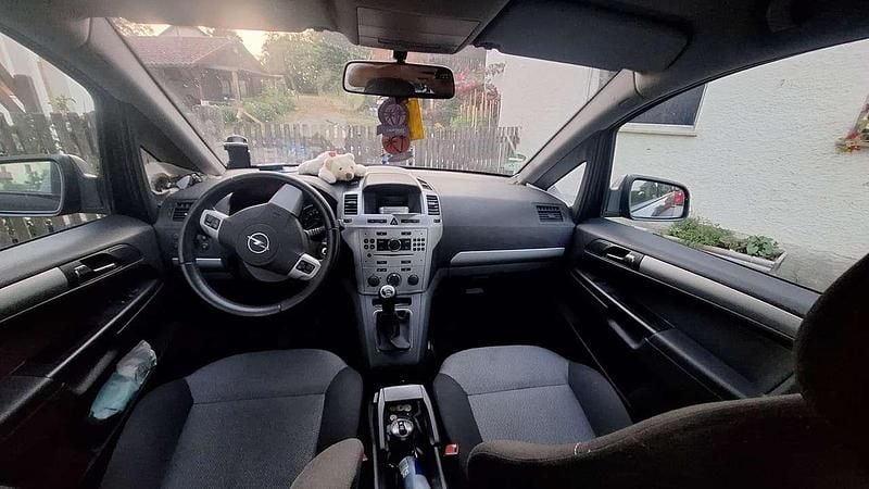 Gebraucht 2012 Opel Zafira Family Van / Kleinbus | 2.300 € (Superpreis) - Bild 1/4