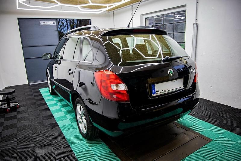 Schwarz Gebraucht 2008 Skoda Fabia Elegance Kombi | 1.999 € (Guter Preis) - Bild 1/4