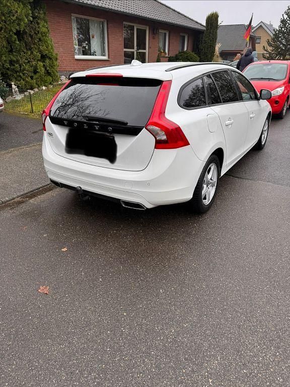 Gebraucht Volvo V60 Kinetic 181 PS (133 kW) 2014 Weiß Kombi