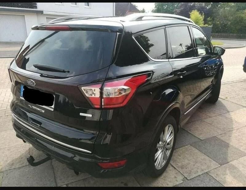 Gebraucht Ford Kuga Vignale 242 PS (177 kW) 2018 Schwarz SUV
