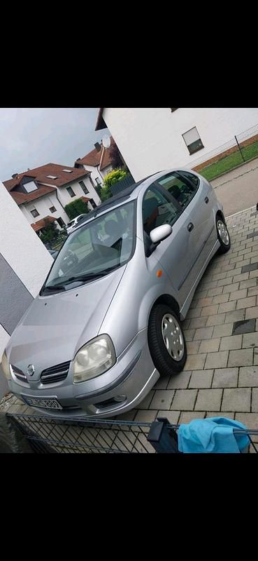 Silber Gebraucht 2005 Nissan Almera Tino Van / Kleinbus | 1.200 € (Fairer Preis) - Bild 1/4