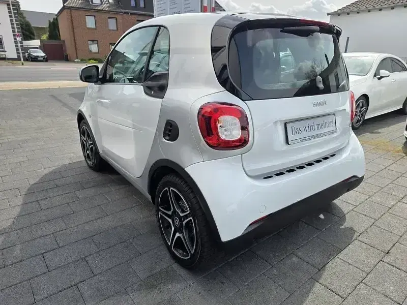 Gebraucht Smart ForTwo Coupé Passion 90 PS (66 kW) 2018 Weiss Coupé