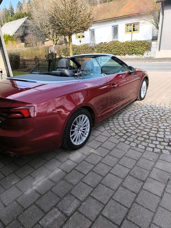 Gebraucht Audi A5 Cabriolet 190 PS (139 kW) 2019 Rot Cabrio