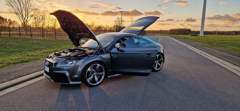 Grau Gebraucht 2011 Audi TT RS Performance Coupé | 28.890 € (Fairer Preis) - Bild 1/4