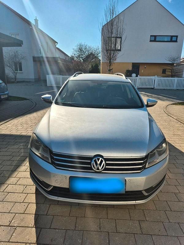 Gebraucht VW Passat 105 PS (77 kW) 2012 Grau Kombi