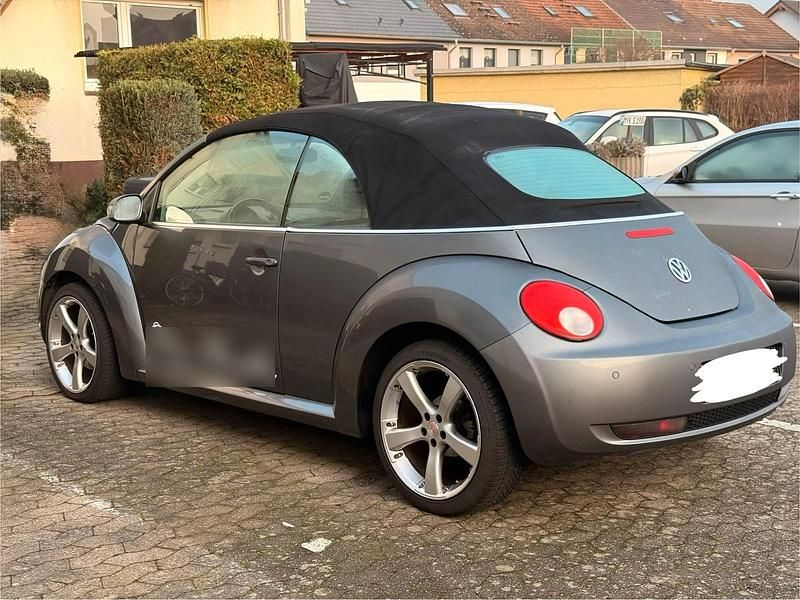 Gebraucht VW New Beetle Cabriolet 105 PS (77 kW) 2009 Grau Cabrio
