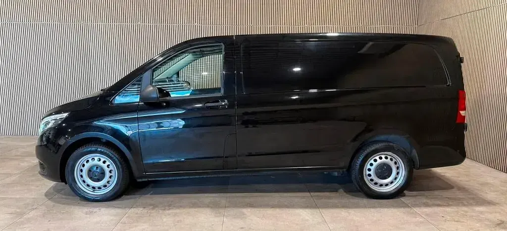 Gebraucht Mercedes Vito 190 PS (139 kW) 2021 Schwarz Van