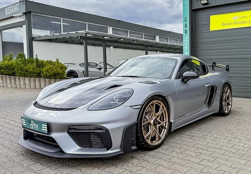 Silber metallic Gebraucht 2023 Porsche Cayman GT4 Coupé | 150.850 € - Bild 1/1