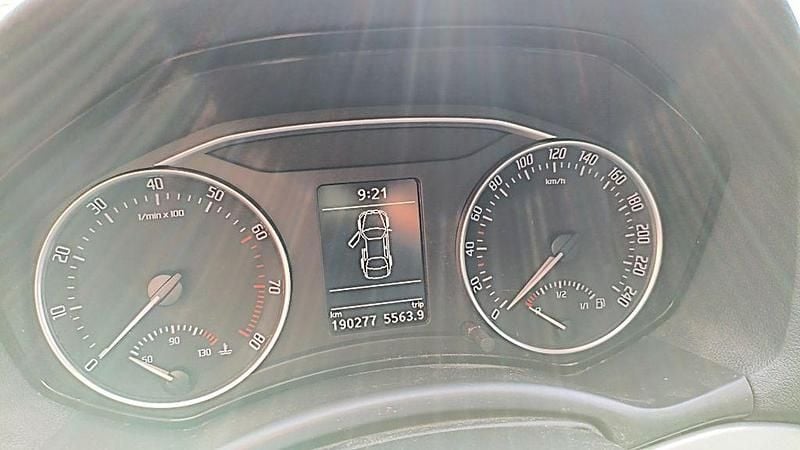 Gebraucht Skoda Octavia Family 105 PS (77 kW) 2011 Blau Kombi