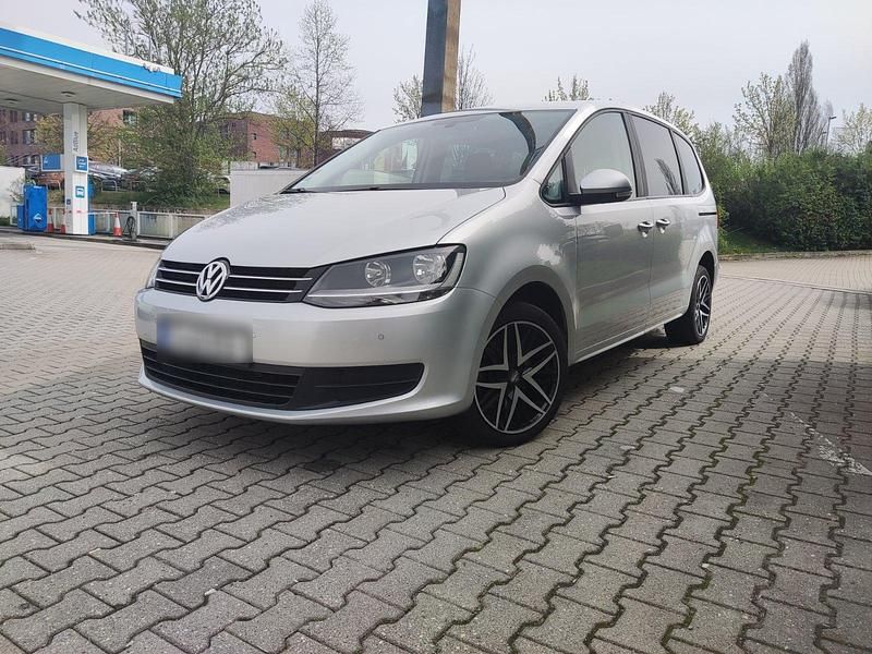 Silber Gebraucht 2015 VW Sharan Van / Kleinbus | 13.500 € (Fairer Preis) - Bild 1/4