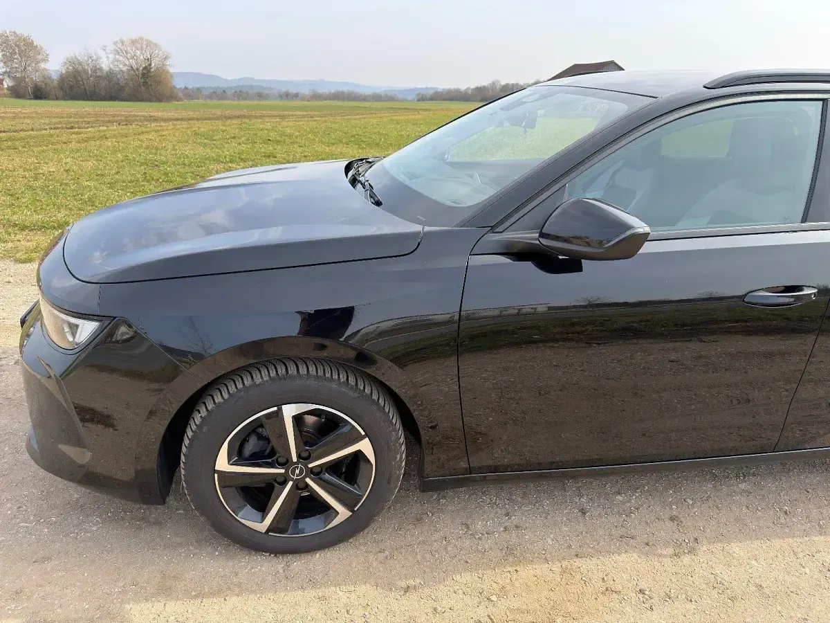 Gebraucht Opel Astra 110 PS (80 kW) 2024 Schwarz Kleinwagen