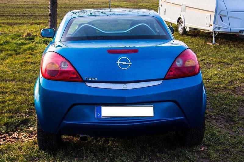 Gebraucht Opel Tigra Cosmo 90 PS (66 kW) 2004 Blau Cabrio