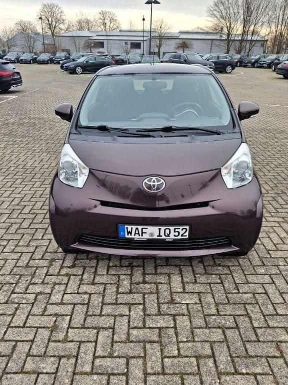 Gebraucht Toyota iQ 68 PS (50 kW) 2009 Violet Kleinwagen
