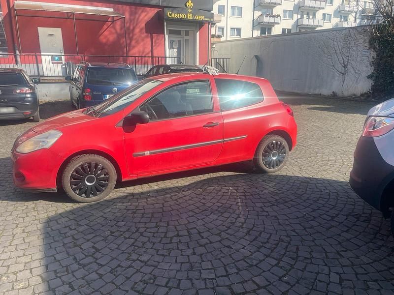 Gebraucht Renault Clio II 75 PS (55 kW) 2009 Rot Kleinwagen