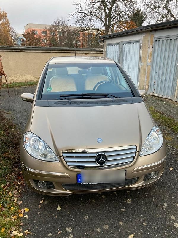 Gold Gebraucht 2004 Mercedes A150 Kleinwagen | 2.800 € (Fairer Preis) - Bild 1/4