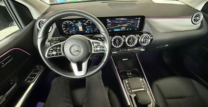 Gebraucht Mercedes B200 Progressive 163 PS (119 kW) 2021 Schwarz Van / Kleinbus