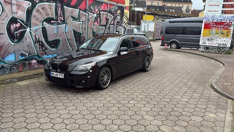 Schwarz Gebraucht 2008 BMW 523 Kombi | 3.999 € (Fairer Preis) - Bild 1/4