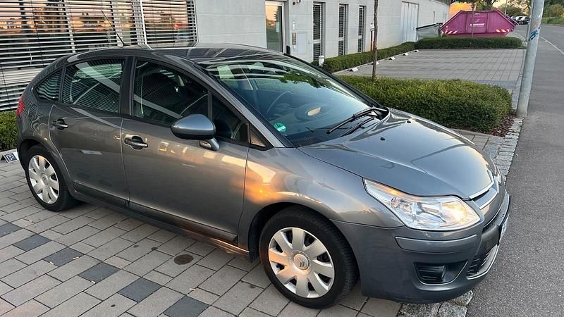Grau Gebraucht 2010 Citroën C4 Limousine | 1.320 € (Guter Preis) - Bild 1/1