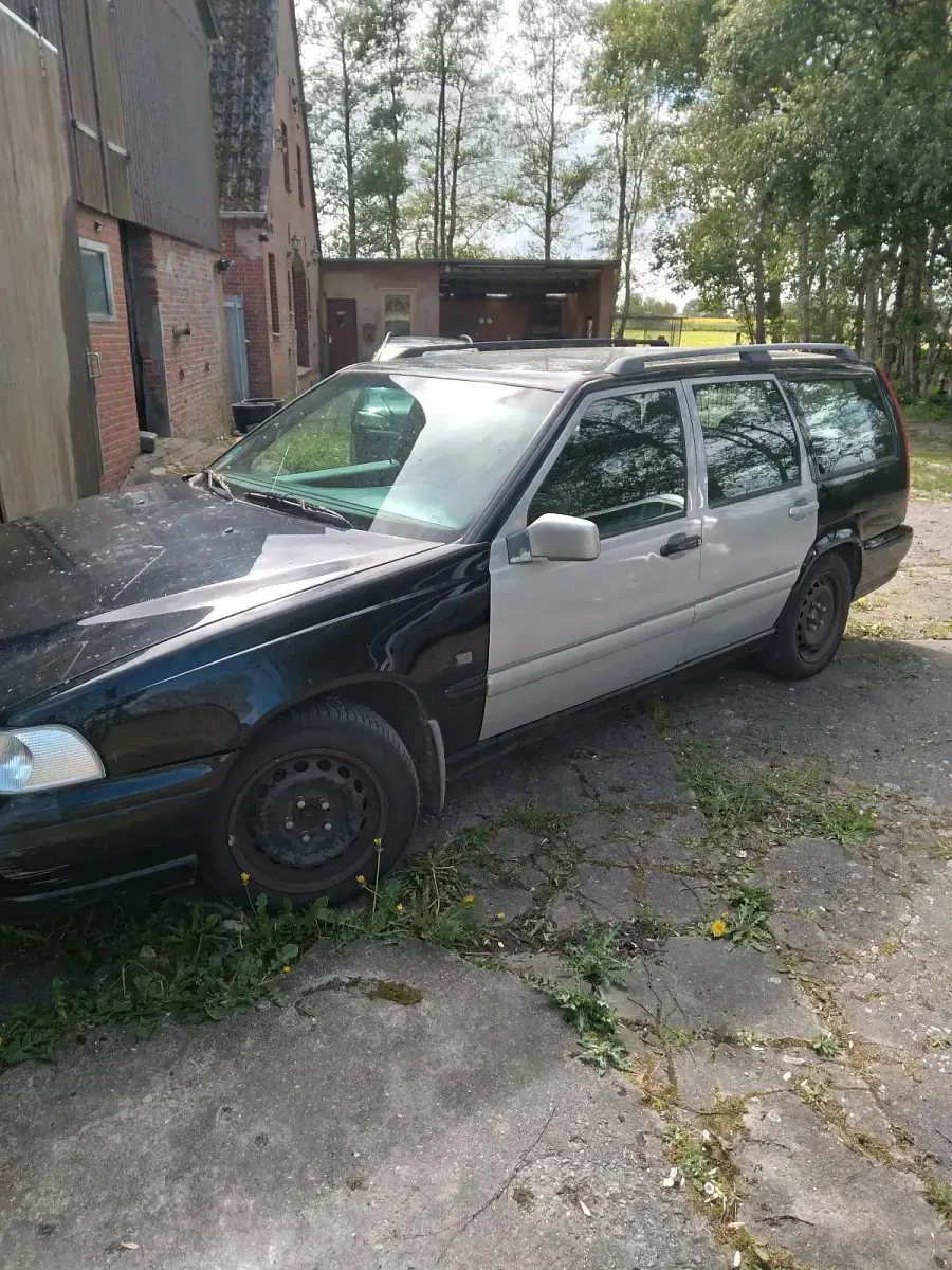 Gebraucht Volvo V70 144 PS (105 kW) 1999 Schwarz Kombi