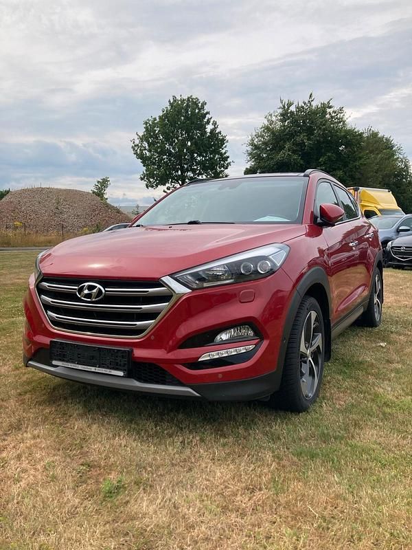Rot Gebraucht 2017 Hyundai Tucson Premium SUV | 17.300 € (Fairer Preis) - Bild 1/4